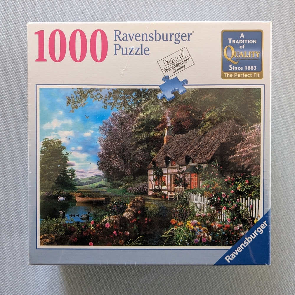 Ravensburger 1000 Piece Country Cottage Puzzle.  New!